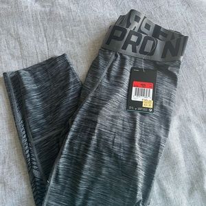 Nwt mens Nike pro leggings large crop